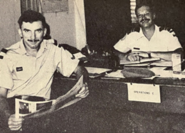 Mon fidèle chauffeur, le soldat Claudel Dery, un intellectuel en uniforme, et moi, le capitaine Chris Chance, Nicosie, Chypre, 1977.